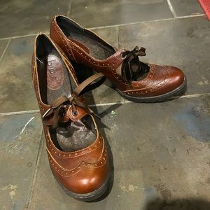BOC bow-tie Mary janes, size 9.5, brown